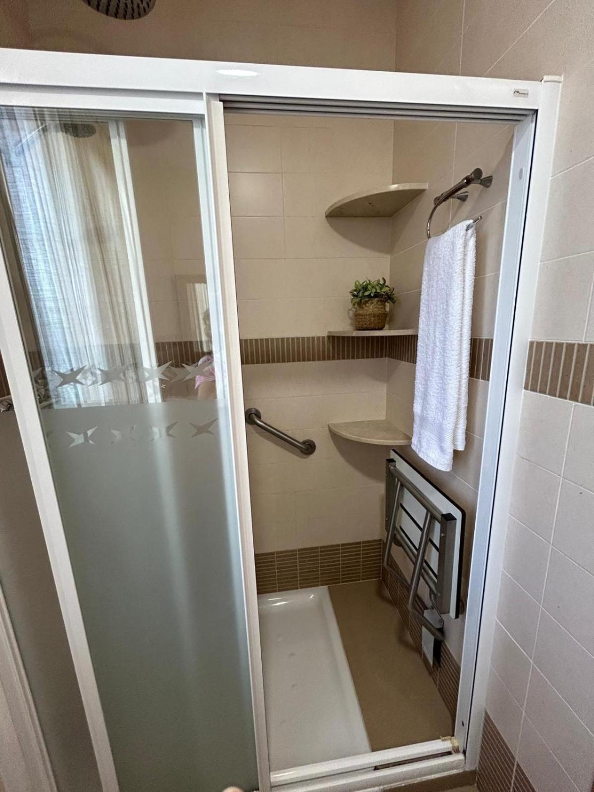 Habitacion Independiente Cerca Del Mar Málaga Exterior foto